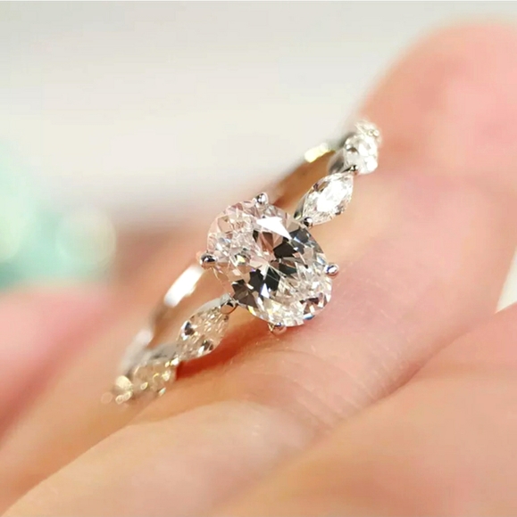 New Elegant White Sapphire Wedding Ring - Picture 5 of 6